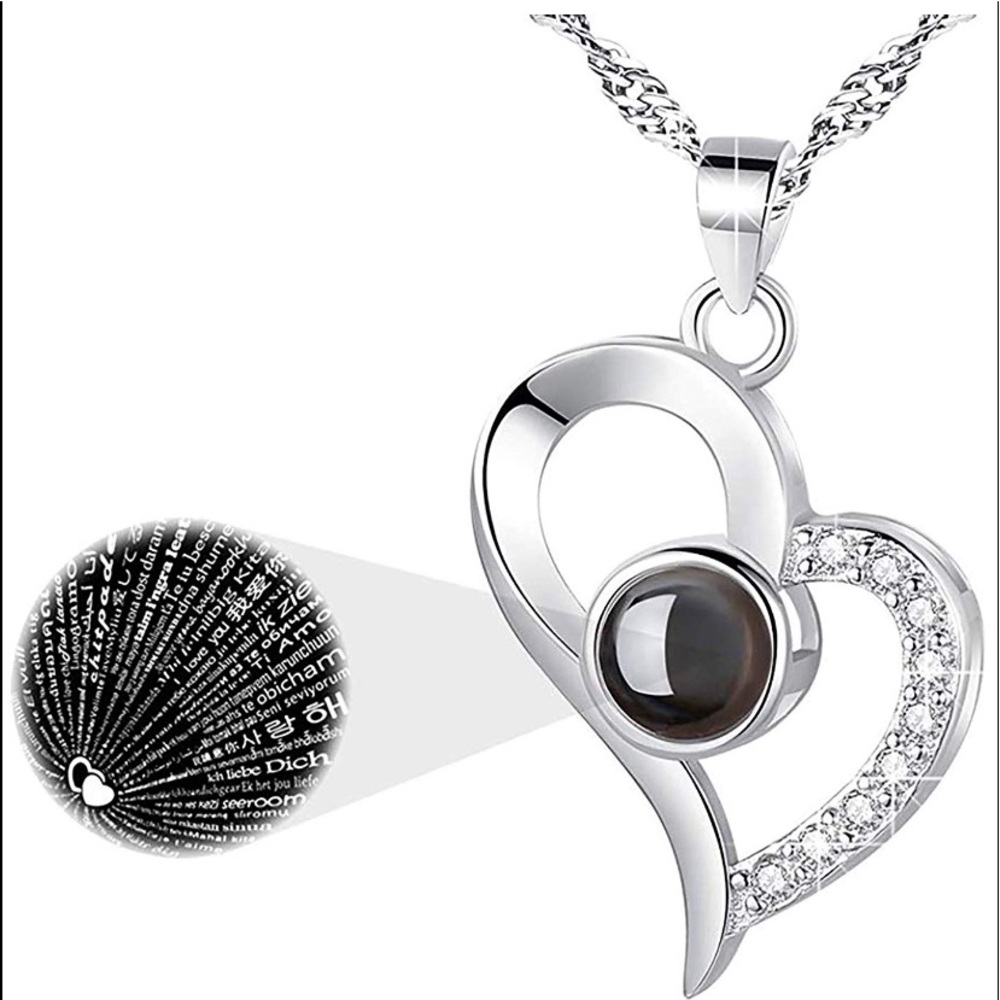 Women I love you in 100 languages necklace